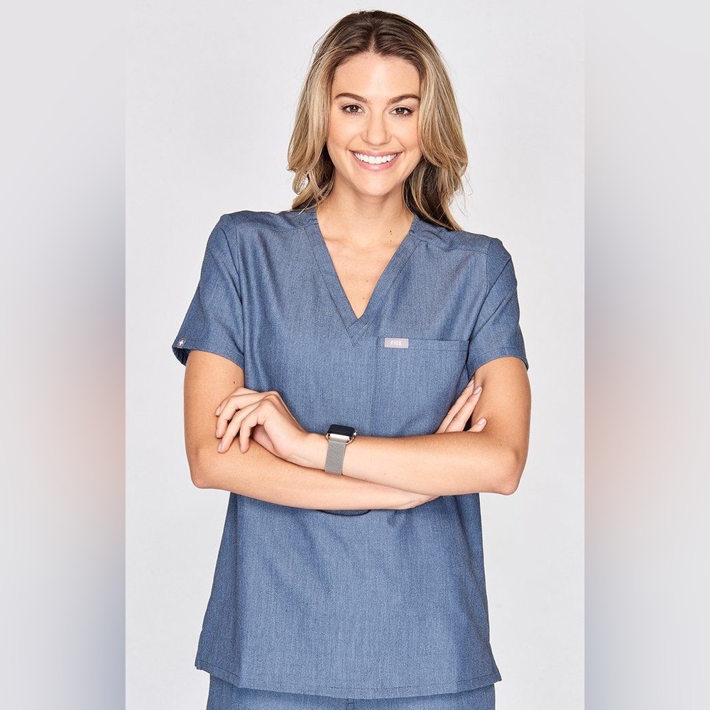 NEW FIGS Catarina One Pocket scrub shirt- color light denim (size XS)